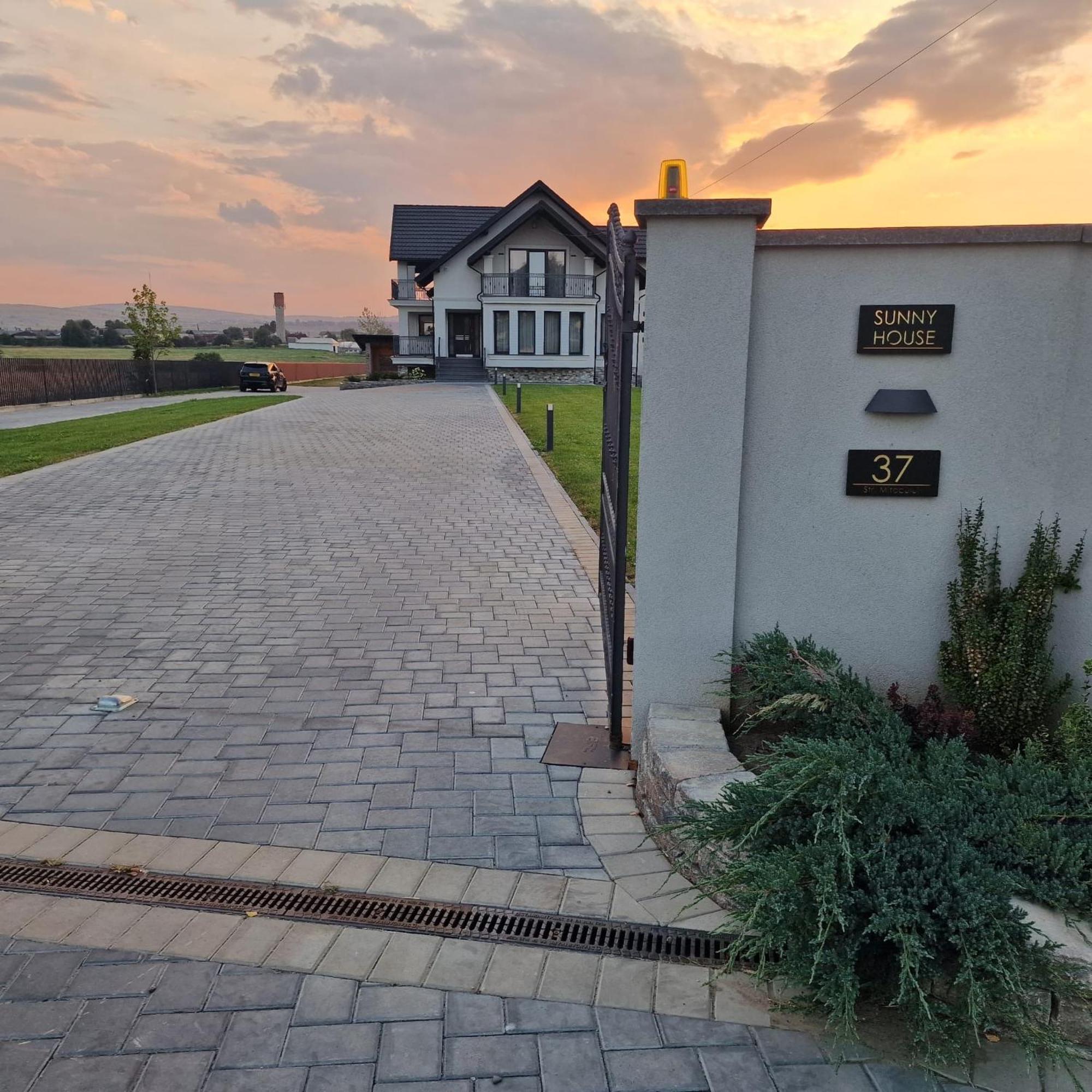 Vila Sunny House Sučava Exteriér fotografie